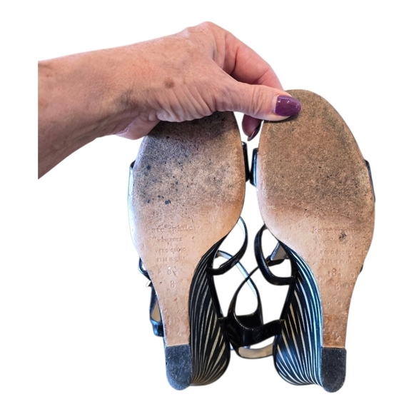 Kate Spade Illie Shiny Black Patent Leather Wedge Sandals 8.5 - Picture 10 of 11